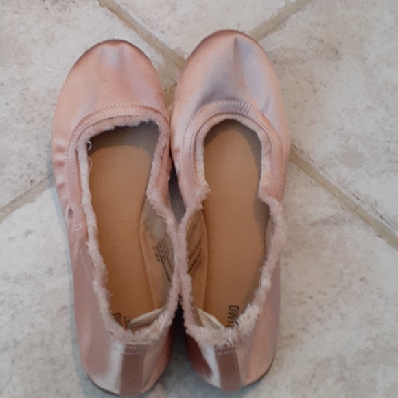 Flats - Picture 3 of 6